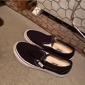 Skor - Vans skor, använda 1 gång. Storlek 36,5. 