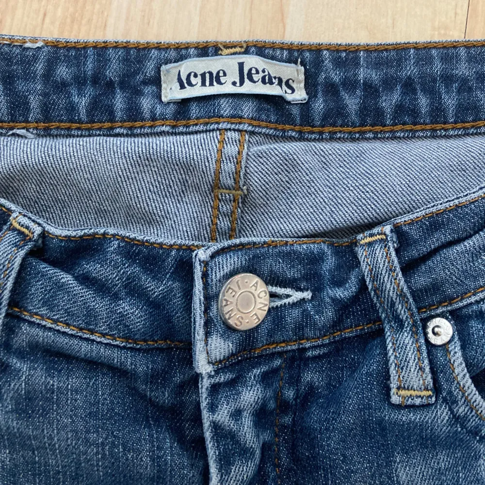 Acne jeans, säljer då de är för stora på mig. Måtten W31 L32. Jeans & Byxor.