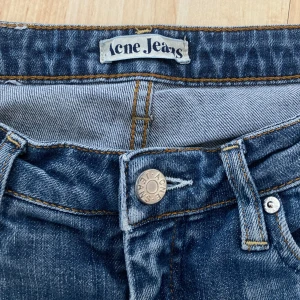 Acne jeans - Acne jeans, säljer då de är för stora på mig. Fint skick, inga defekter. Måtten W31 L32