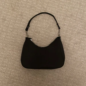 Superfin väska  - Säljer då den aldrig kommit till användning