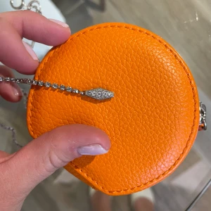 ”Diamant” halsband - Halsband med fake diamanter, vintage. Klasp man kan ha fram eller bak. 