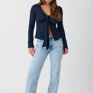 Lågmidjade blå jeans! - Super fina blåa låga jeans ifrån Gina! Väldigt bra skik💞