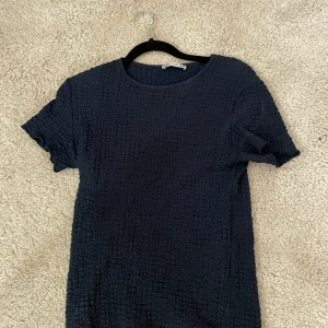 Tröja - Bra skick aldrig andvänd 