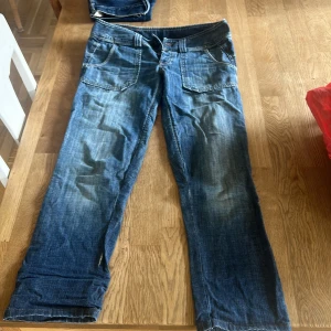 Diesel jeans 90’s  - Låg midjade äkta diesel jeans från 90talet .