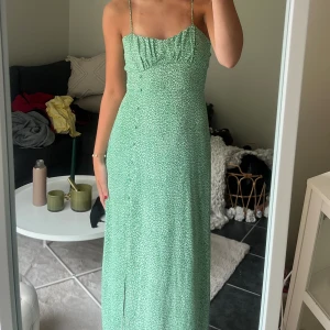 Klänning - Klänning från zara