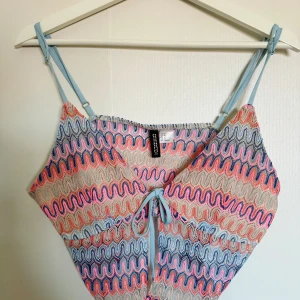 Söt topp  - Söt topp från h&m i mkt bra skick. Stl M 