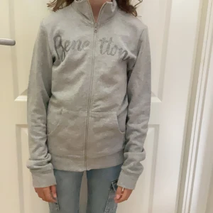 Grå kofta  - Grå kofta fint skick