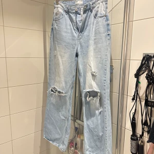 Jeans  - Sparsamt använda, från Bershka.  