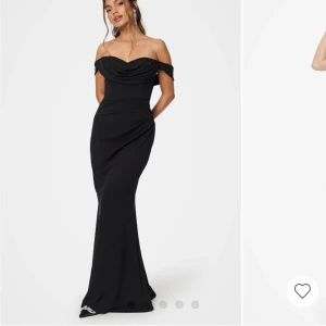 Balklänning  - Säljer nu min fina balklänning, endast använd 1 gång, storlek M, köpt för 1099kr, säljer för 699 + frakt eller prisförslag💕