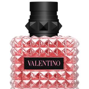 Säljer min valentino Donna born i Roma parfym då den inte kommer till användning längre☺️30 ml, använd några gånger.