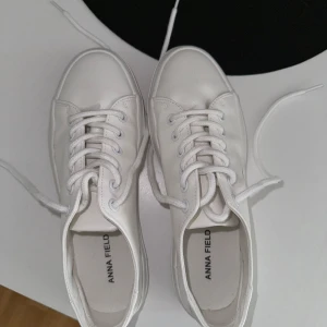 Sneakers Anna Field - Anna Field sneakers  Storlek 37  Använda 1 gång  Är som helt nya!  Finns i Helsingborg 