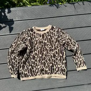 vintage leopard knit, size small typ. skickar gärna mått 🧘