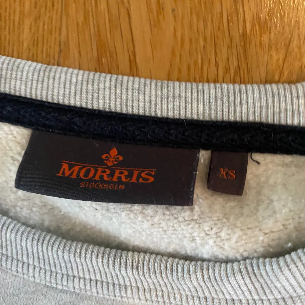 Morris ljusgrå xs sweatshirt. Storlek xs.skick 9/10 inga hål eller fläckar . Hoodies.