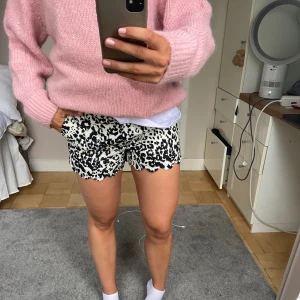 Shorts - Superballa sjurmönstrade shorts! Från märket J.crew i storlek 6. I linne och bomull