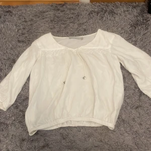 Trekvartsärmad blus - Säljer denna fina blus från Spanien 