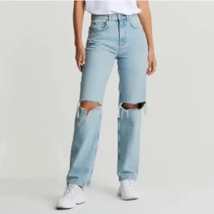 90s High waisted jeans Gina tricot🤍 - Ljusblåa jeans från Gina tricot. Fint skick. 