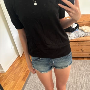Zara t-shirt - Snygg Zara stickad tshirt! Skriv för fler bilder, använd gärna köp nu💗