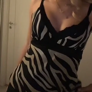 Topp - Jätte fint zebra linne går att justera passformen bak något 