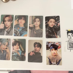 Stray kids - WTS ONLY! skriv för priser <3 Alla rockstar pcs är sålda! Bara oddinary och i am who kvar