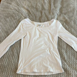 Vit tajt lång ärmad  - Xs vit långärmad tjat