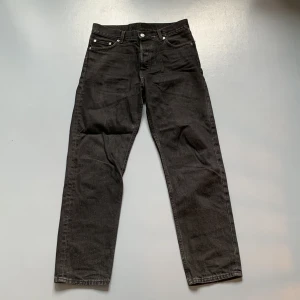 Weekday jeans - Svarta weekday jeans i bra skick 