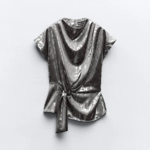 Silver topp från zara! - Festtopp från zara med mönster