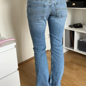 Junkyard - Säljer så fina jeans från junkyard i stl xs. Använda en gång och köptes i butik nyligen. Hör av dig vid frågor eller intresse!💙💙