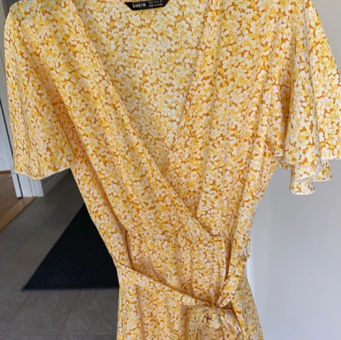 Blommig sommarklänning🌼