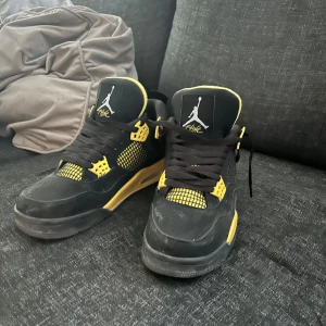 Jordan 4 lighting  - Säljer skorna för dom inte används 
