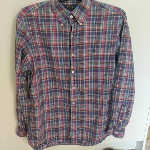 Polo ralph Lauren skjorta  - Nyskick. Pris går att diskuteras 