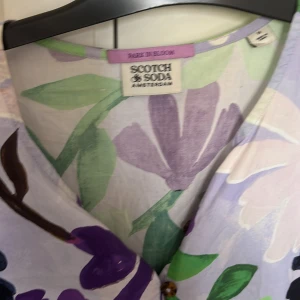 Scotch and soda klänning  - En fin scotch and soda klänning vill sälja den helt ny använt bara en gång vi kan diskutera pris❤️ 