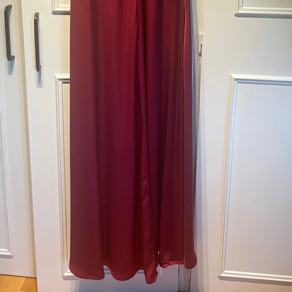 Mörkröd balklänning  - 92