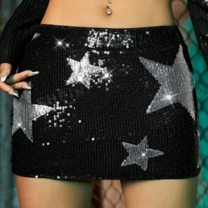 Kjol - Har inte använt så mycket men jätte fin kjol lite glittrig 