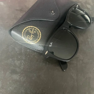 Rayband wayfarer - Säljer Raybans i grymt skick😃 byten kan även tas emot 