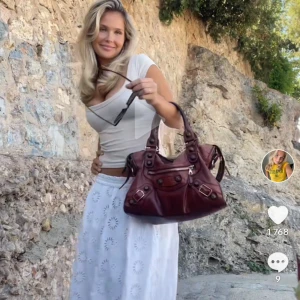 Vit kjol med hålbroderier - Köpt från Zara för 699kr i storlek S 💓 