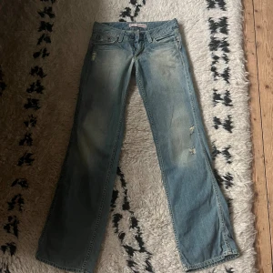Pepe Jeans low waist - Snygga Pepe jeans low waist. Sitter snyggt och bekvämt och är i bra skick.
