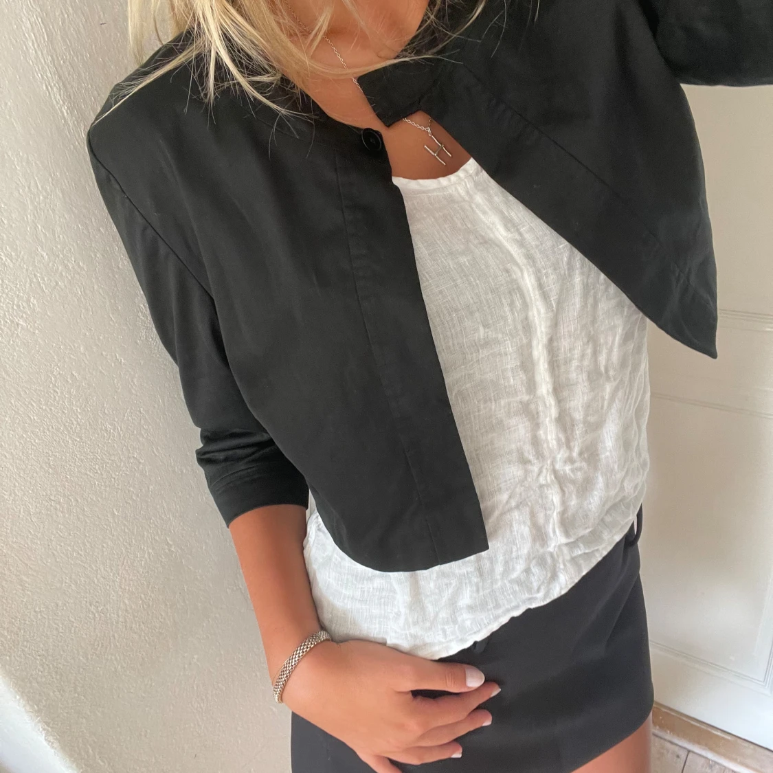 Svart trekvartsärmad bolero