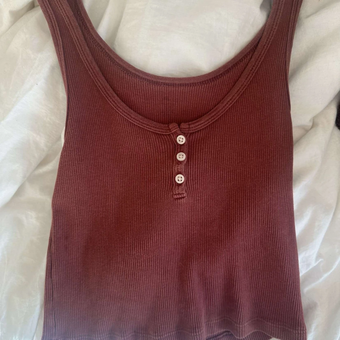 fin brandy melville topp i vinröd💖 - 90