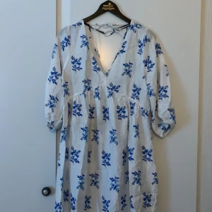 Klänning - Klänning från hm storlek S