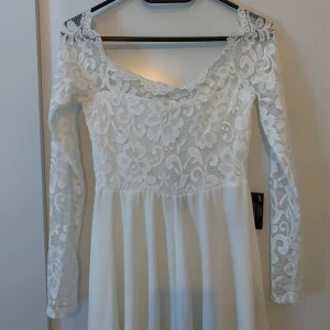 Klänning/jumpsuit - Jumpsuit/klänning från Nelly storlek S