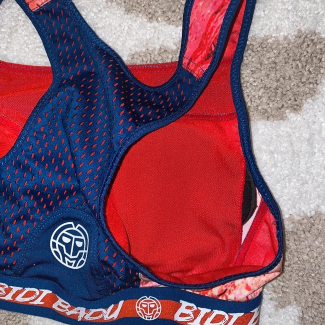 Bidi Badu sport BH - 91