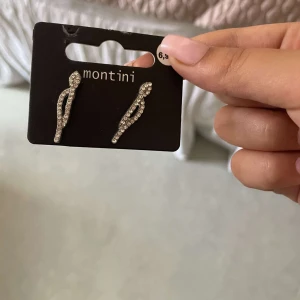 Örhängen silver  - Fick dom i en mystery bag och Tycker inte om dom ❤️