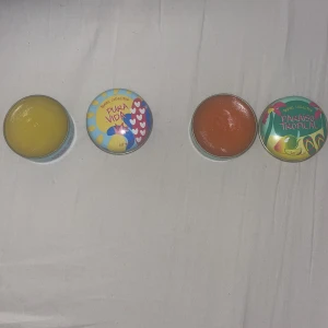 Lip balm  - Har bara testat 1 gång, Har köpt dom på gran canaria för några månader sedan 1=25kr 2=50kr