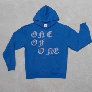 One of One hoodie - Säljer min blå sparsamt använda One of One hoodie i storlek S (lånad bild men exakt samma) nypriset var: 1 000 sek