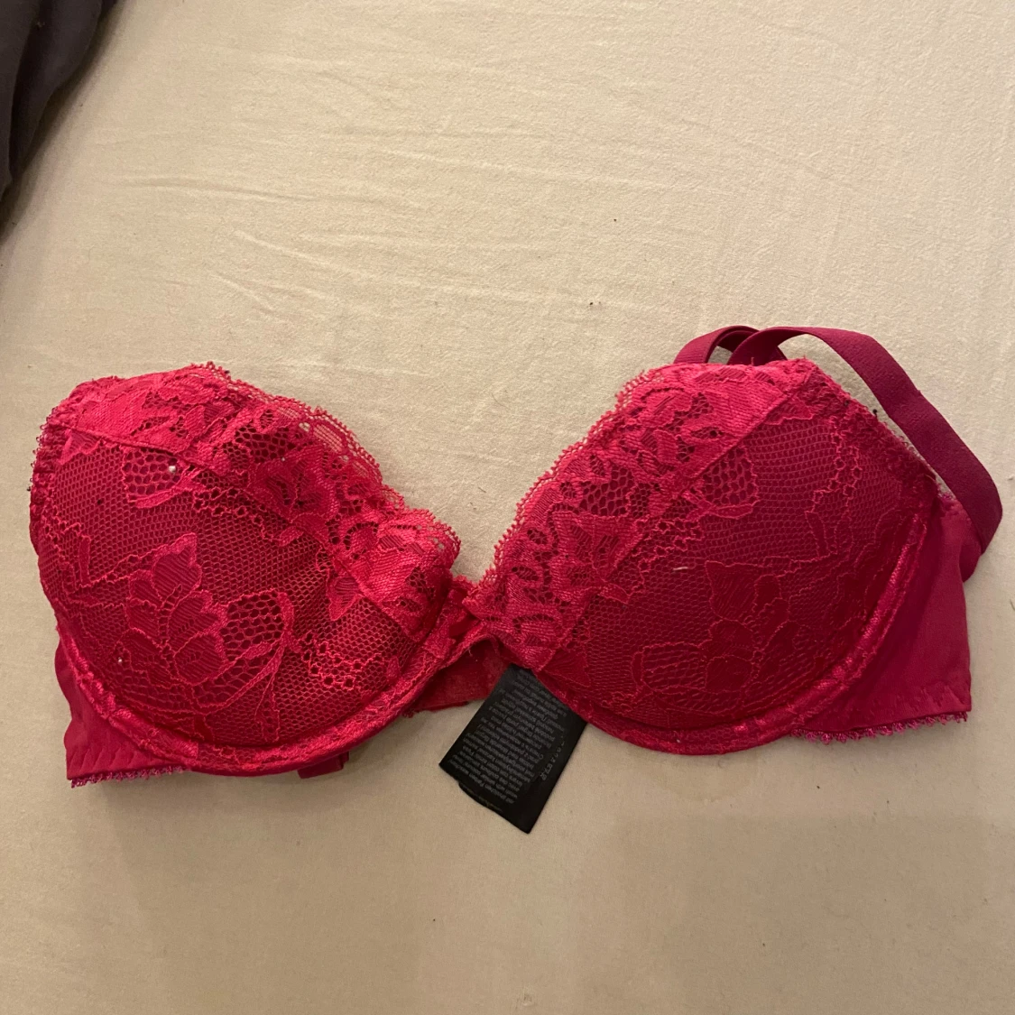 Tre spets-bh:ar i olika färger - 90