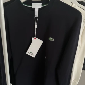 Lacoste tröja - Helt ny Lacoste tröja med etikett  Storlek:S  Pris kan diskuteras 