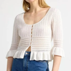 Cardigan Lindex  - Säljer denna cardigan/kofta ifrån Lindex som är helt slutsåld, storlek S inga tecken på användning! 