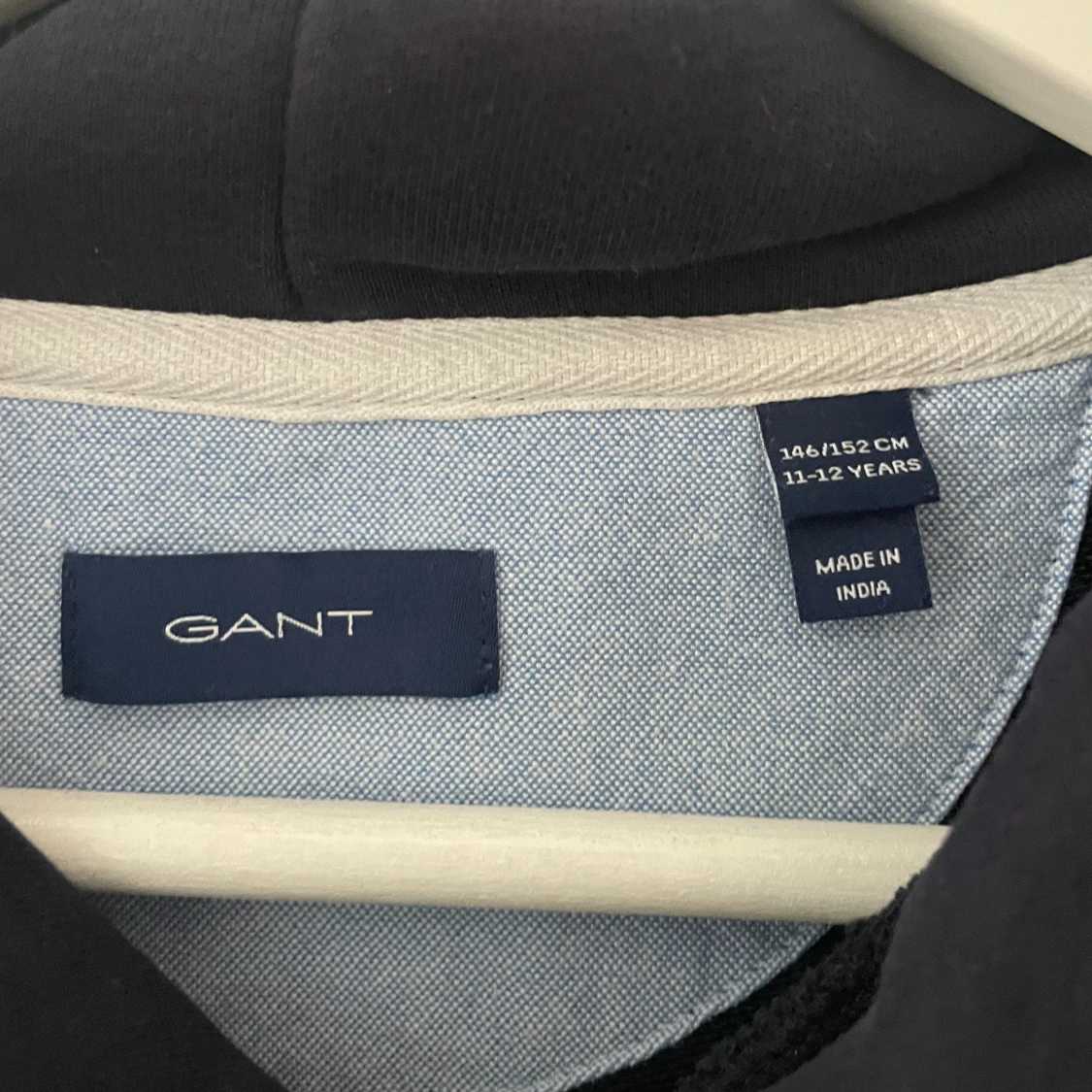 Hoodie från Gant, strl 146/152 - 90