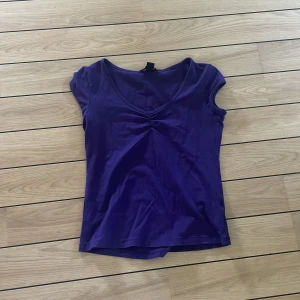 Lila tröja  - Bra skick 