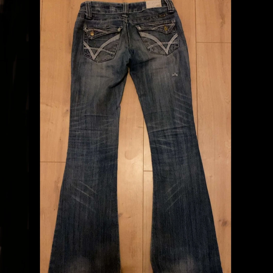 Lågmidjade mörkblåa jeans  - 90